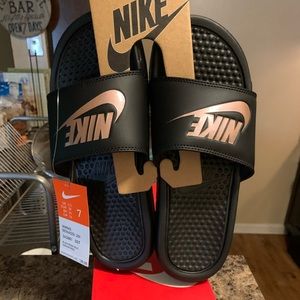 NIKE Slides